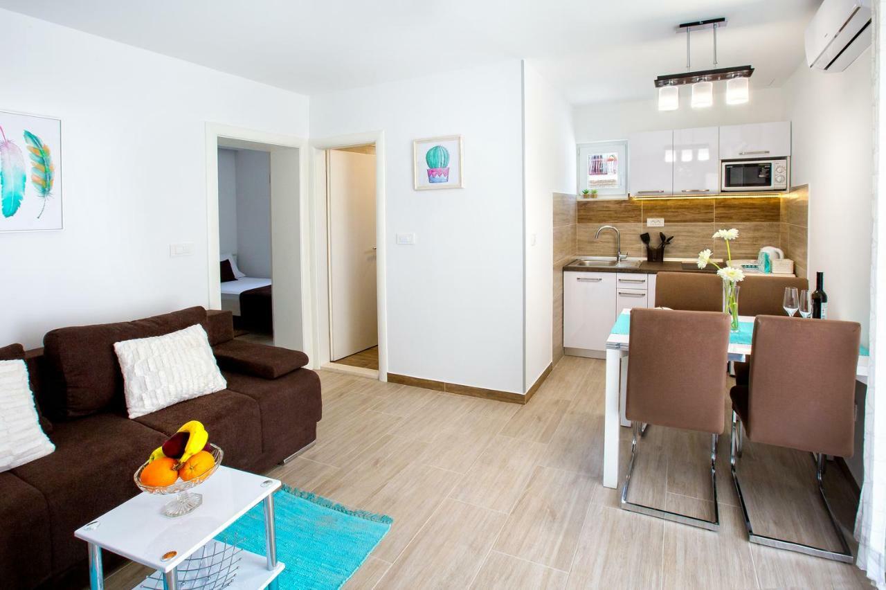 Apartment Nives In The City Center - Free Parking Split Bagian luar foto